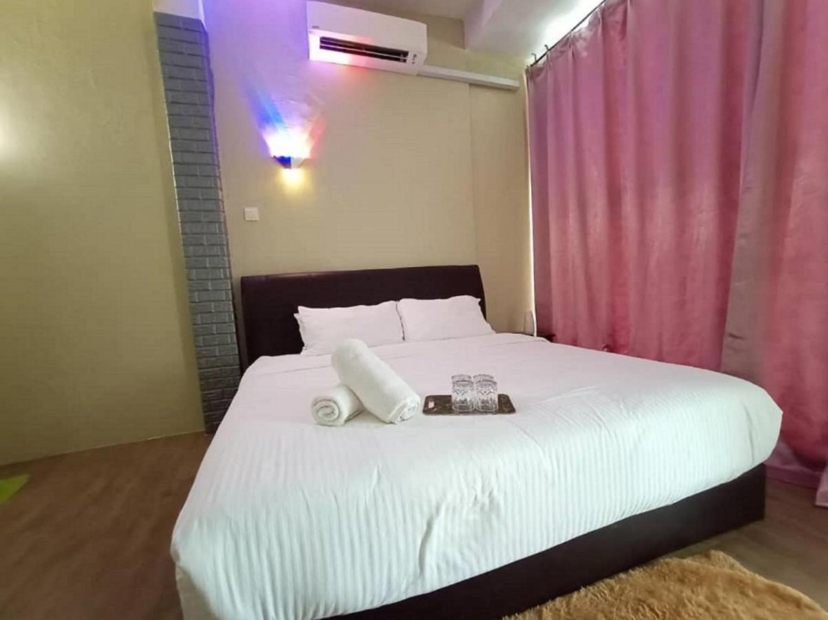 Pine Hotel Batu Gajah Exterior photo