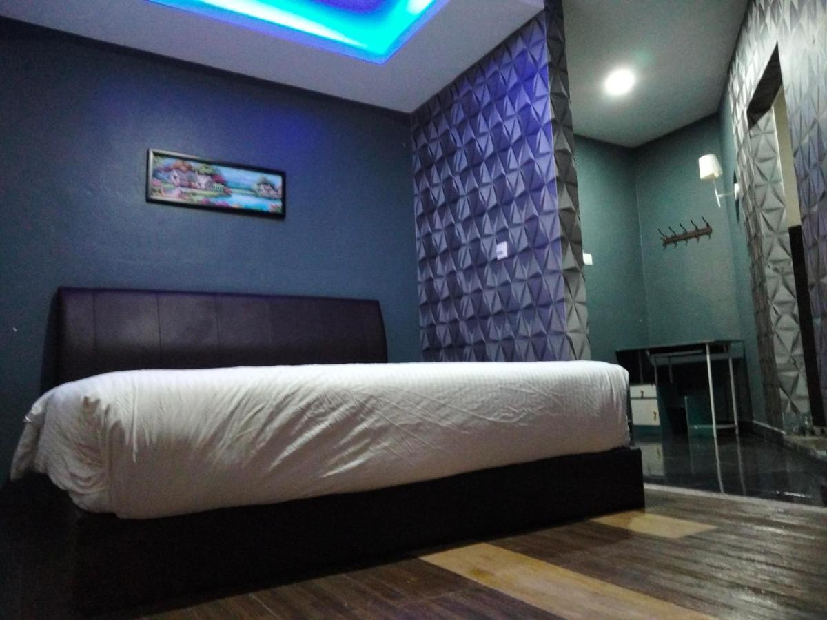 Pine Hotel Batu Gajah Exterior photo